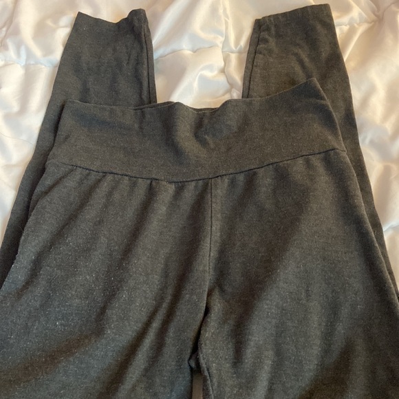 Charlotte Russe Gray Leggings - Picture 2 of 5